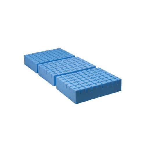 Materasso ventilato in poliuterano espanso di densità 30 a tre sezioni